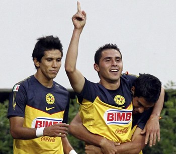 Águilas y Rayados ganan los clásicos